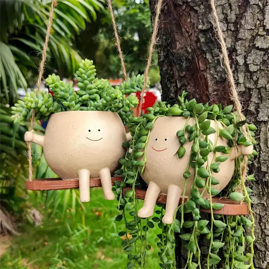 Smiley face hanging planter